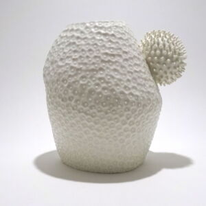 Front-Ikuko-Iwamoto-Nucleous-Pofu-Vase-White