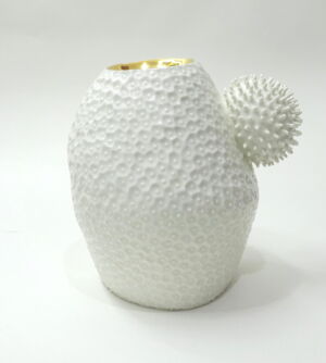 IKI003-Ikuko-Iwamoto-Nucleous-Pofu-Vase-White