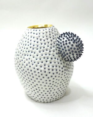 IKI004-Ikuko-Iwamoto-Nucleolus-Pofu-Vase-Navy