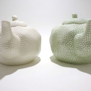 Spouts-Ikuko-Iwamoto-Dotted-Teapots