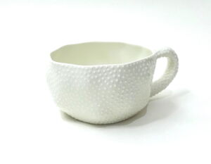 IKI019-Ikuko-Iwamoto-Dotted-Wide-Mug-White