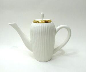 IKI036-Ikuko-Iwamoto-Stripe-Teapot