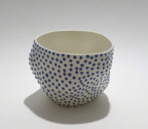 IKI059 Ikuko Iwamoto Large Dotted Guinomi Sake Cup Blue