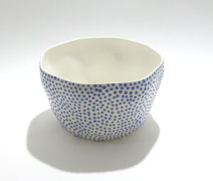 IKI063 Ikuko Iwamoto Dotted Rice Bowl Blue