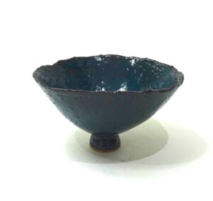 JUOS004-Julie-OSullivan-Dark-Green-Pinch-Pot-w-Foot-Ring