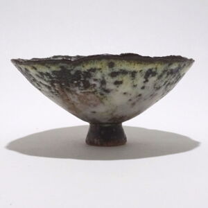 Side-Julie-OSullivan-Pinch-Pot-w-Sea-Glass-Foot-Ring-5