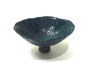 JUOS008-Julie-OSullivan-Dark-Green-Pinch-Pot-w-Foot-Ring-Small