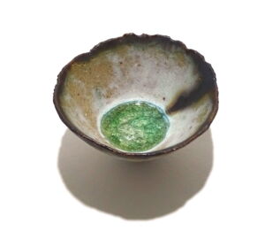 JUOS020 Julie O Sullivan Pinch Pot w Sea Glass Foot Ring