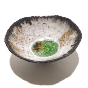 JUOS022 Julie O Sullivan Pinch Pot w Sea Glass Foot Ring