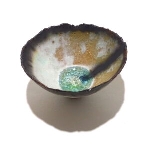 JUOS024 Julie O Sullivan Pinch Pot w Sea Glass Foot Ring