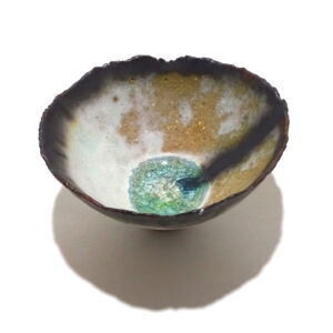 JUOS024 Julie O Sullivan Pinch Pot w Sea Glass Foot Ring