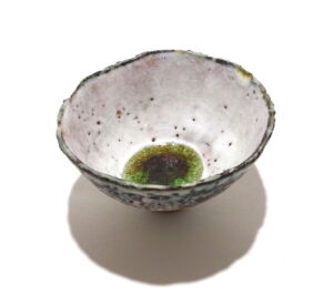 JUOS025 Julie O Sullivan Pinch Pot w Sea Glass Foot Ring