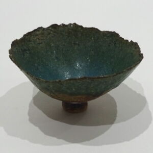 JUOS031 Julie O Sullivan Matt Green Pinch Pot w Foot Ring