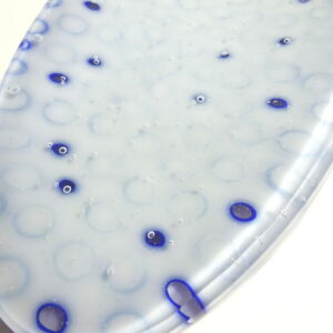 Close-Up-Kim-Bramley-Blue-White-Vintage-Oval-Dish-Small-Spots