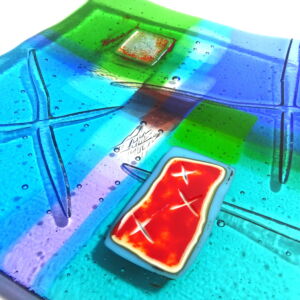 Close-Up-Kim-Bramley-Red-Stars-Tapestry-Dish