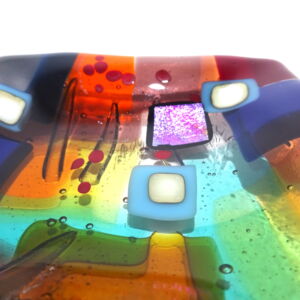 Close-Up-Kim-Bramley-Transparent-Tapstry-Land-Plate