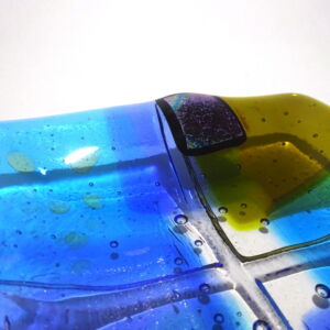 Close-UP-Kim-Bramley-Transparent-Tapstry-Land-Plate