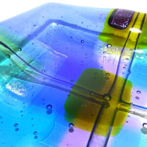 Close-Up-Kim-Bramley-Transparent-Tapstry-Land-Plate