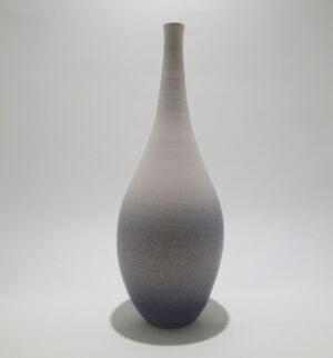 LB026 TALL LONG NECKED OVAL WHITE GREY