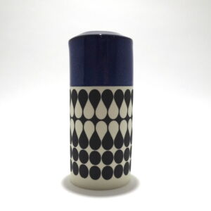 MAA012 SEAWEED CYLINDER BLACK SLIP CHUN GLAZE
