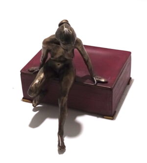 NID002-Nick-Davis-Girl-Box