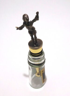NID034-Nick-Davis-Waving-Lady-Bottle-Stopper