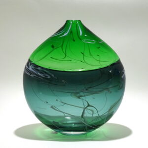 Front Stuart Akroyd Small Ludic Flat Disk Vase