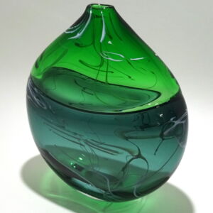 STA034 Stuart Akroyd Small Ludic Flat Disk Vase
