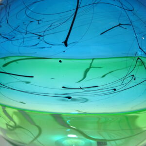 Close Up Stuart Akroyd Small Ludic Flat Disk Vase