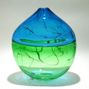 Front Stuart Akroyd Small Ludic Flat Disk Vase