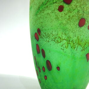 Close-Up-Shakspeare-Glass-Hedgerow-Medium-Vase