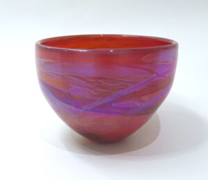 WS19-Shakspeare-Glass-Shimmer-Bowl-Medium