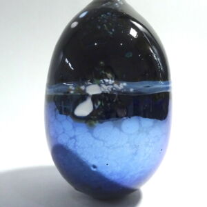Side-Shakspeare-Glass-Lustre-Rocks-Medium-Closed-Blue