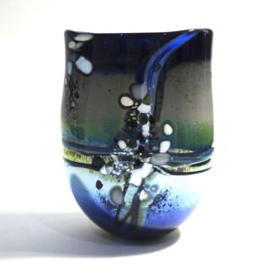 Front-Shakspeare-Glass-Lustre-Rocks-Medium-Open