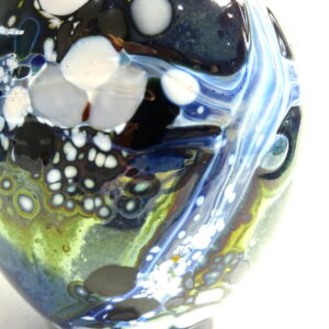 Close-Up-Shakspeare-Glass-Lustre-Rocks-Perfume-Bottle-Lipped