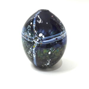 WS26-Shakspeare-Glass-Lustre-Rocks-Medium-Closed