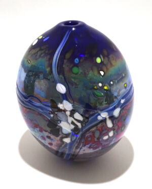 WS39 Shakspeare Glass Lustre Rocks Medium Closed