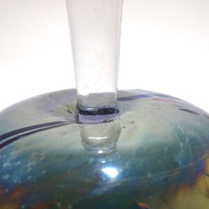 Close Up Top Shakspeare Glass Lustre Rocks Perfume