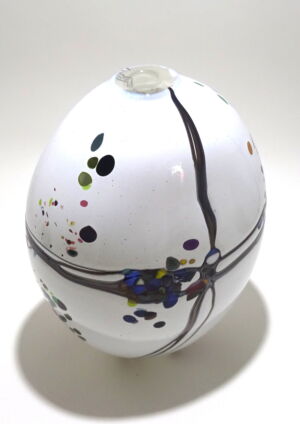 WS43 Shakspeare Glass White Pebble Large Closed