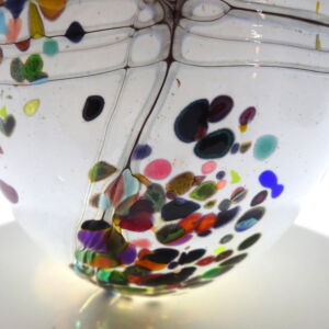 Close Up Shakspeare Glass White Pebble Medium Open