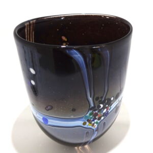 WS46 Shakspeare Glass Black Pebble X Large Open