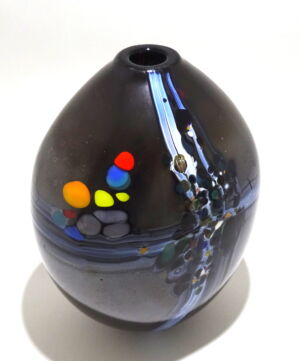 WS47 Shakspeare Glass Black Pebble Large Closed