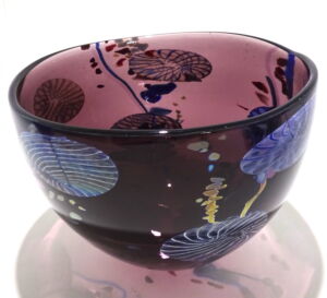 WS55 Shakspeare Glass Dark Amethyst Flotsam Medium Bowl